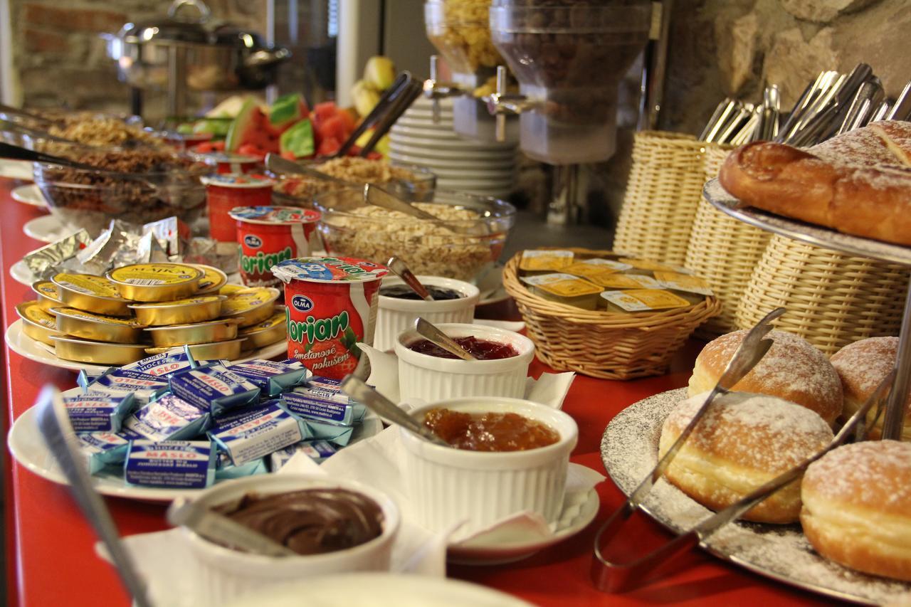Porcuv Mlyn Hotel Bykovice Ngoại thất bức ảnh